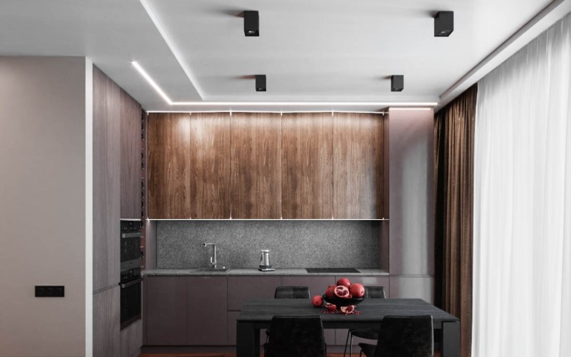 Потолок с подсветкой на минималистичной кухне 4